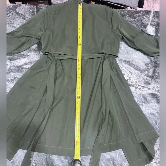 Army Green Trench Coat | Size Medium - Picture 11 of 14